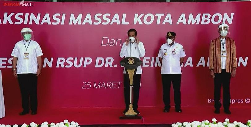Tinjau Vaksinasi Covid-19 di Maluku, Begini Pesan Jokowi