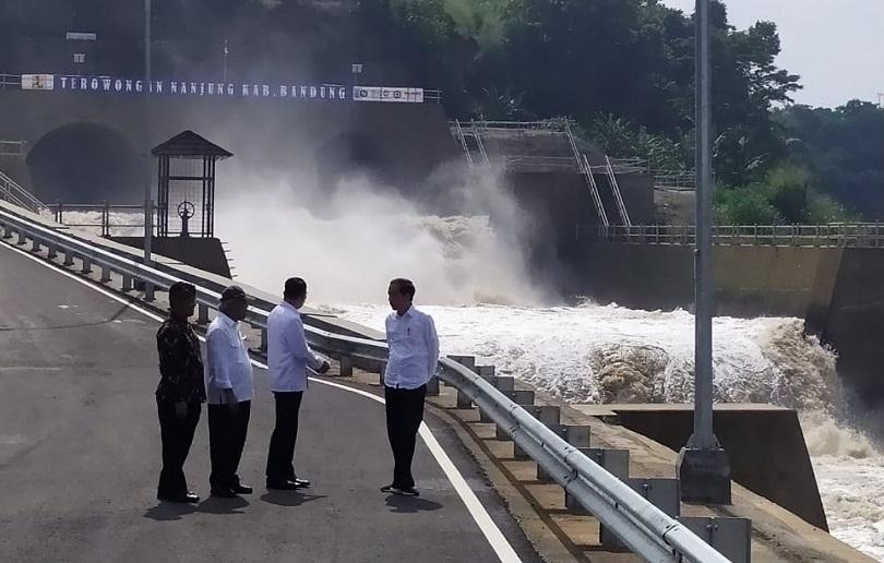 Jokowi Resmikan Terowongan Nanjung Pengendali Banjir di Bandung