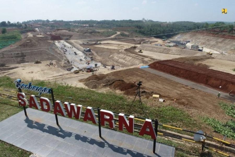 Jokowi Ingin Produksi Beras Indramayu Naik saat Meresmikan Waduk Sadawarna