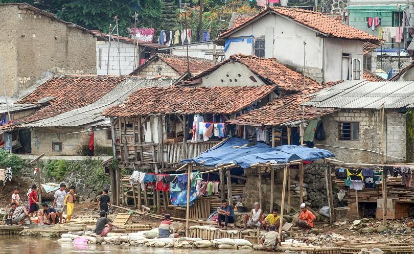 Ilustrasi: Kawasan permukiman padat penduduk di bantaran Sungai Cisadane, Pancasan, Bogor, Jawa Bara