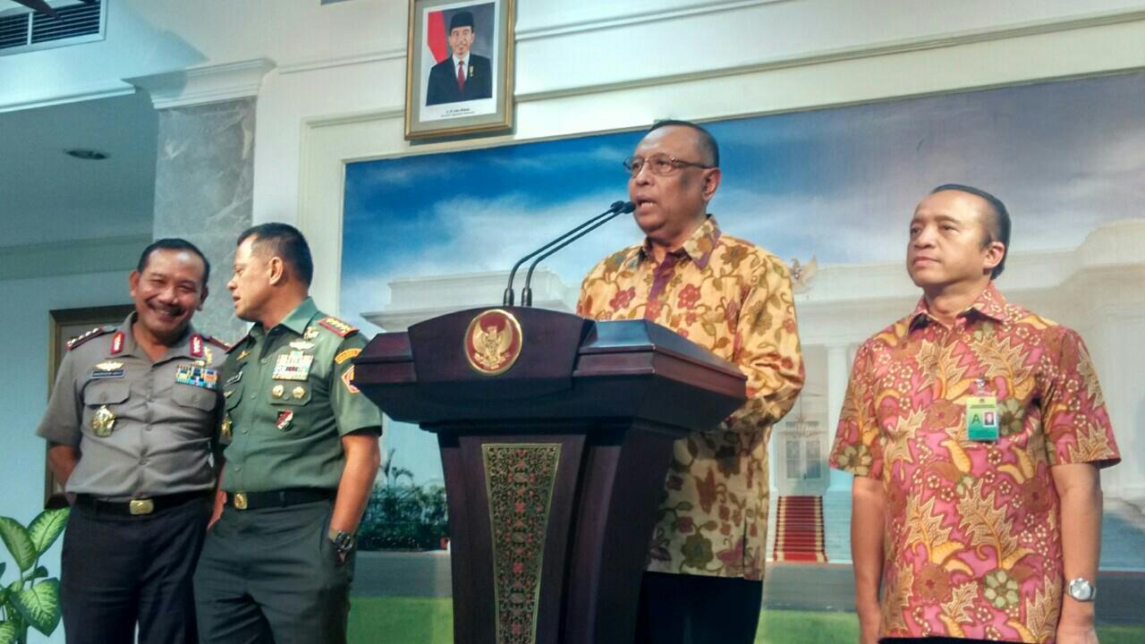 Kepala BNPB Syamsul Maarif memberikan keterangan pers selepas rapat bersama Presiden Joko Widodo men