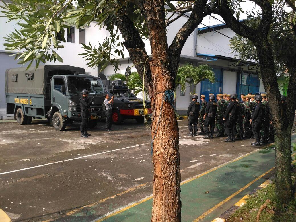 Buruh: Keterlibatan TNI dan Polisi Dalam Mogok Buruh Ancam Demokrasi