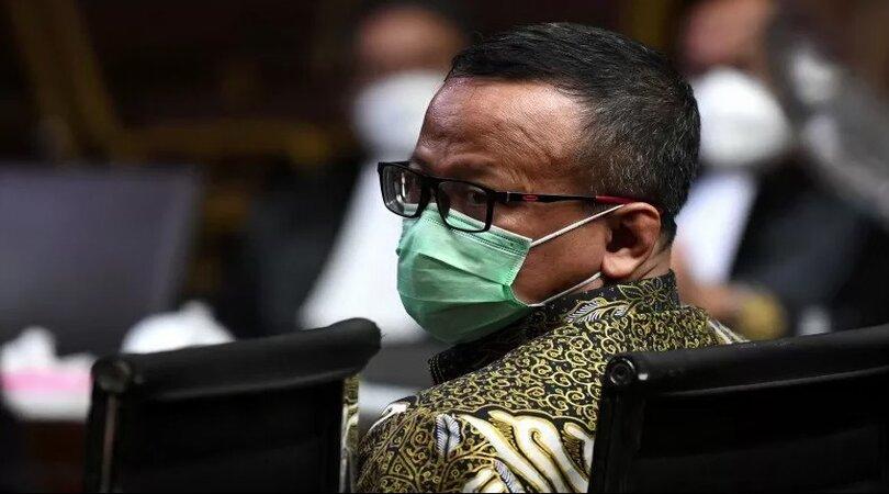 Terdakwa kasus suap izin ekspor benih lobster Edhy Prabowo saat sidang tuntutan 5 tahun penjara di P