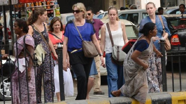 Turis asing di India diminta tak memakai rok (Foto: BBC)