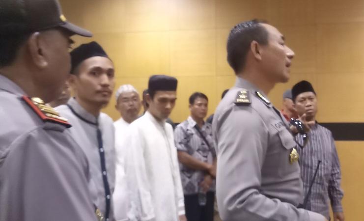 Warga Bali Demo Tolak Kehadiran Ustad Abdul Somad