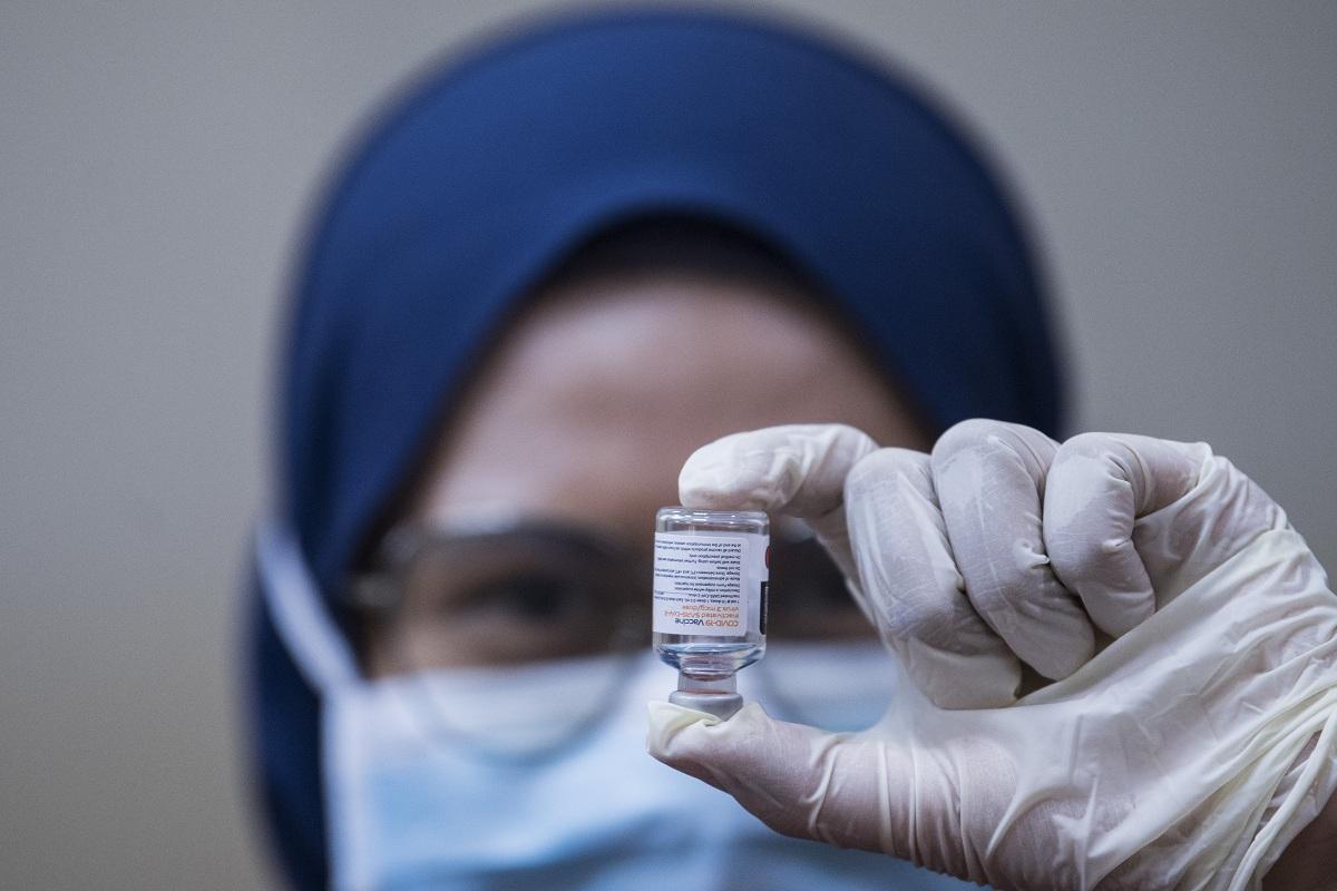 Jokowi Perintahkan Daerah Habiskan Stok Vaksin Covid-19