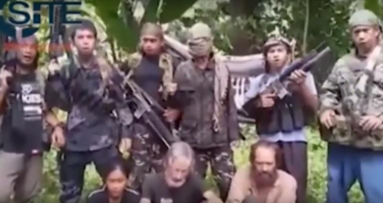 Video Sandera Abu Sayyaf: Pemerintah Filipina, Berhenti Menembaki Kami