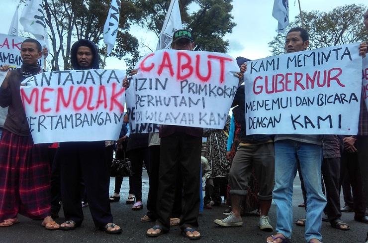 Warga Bogor Desak Gubernur Jabar Cabut Izin Tambang di Gunung Kandaga