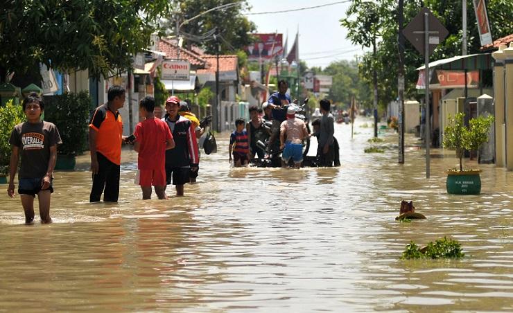 Mulai Surut, Banjir di Brebes Masih Setengah Meter