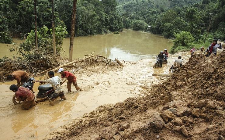 Dua Desa Terisolasi, Bantuan Bencana di 50 Kota Sumbar Gunakan Helikopter