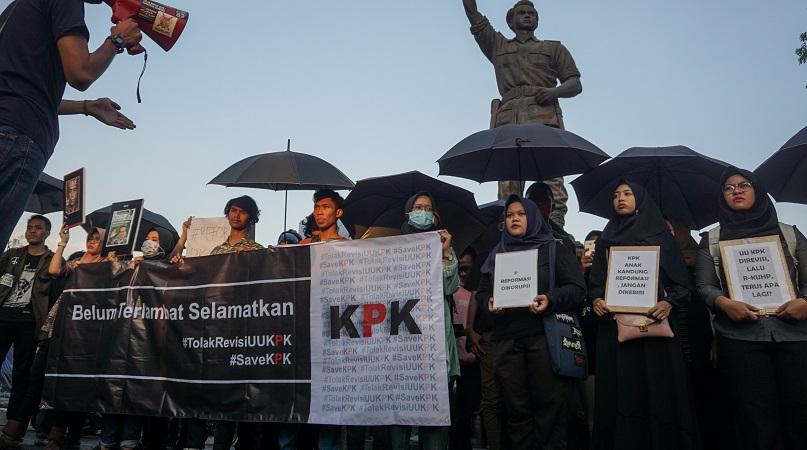 Ragu Perpu KPK, Jokowi Diperkirakan Ambil Sikap Awal November