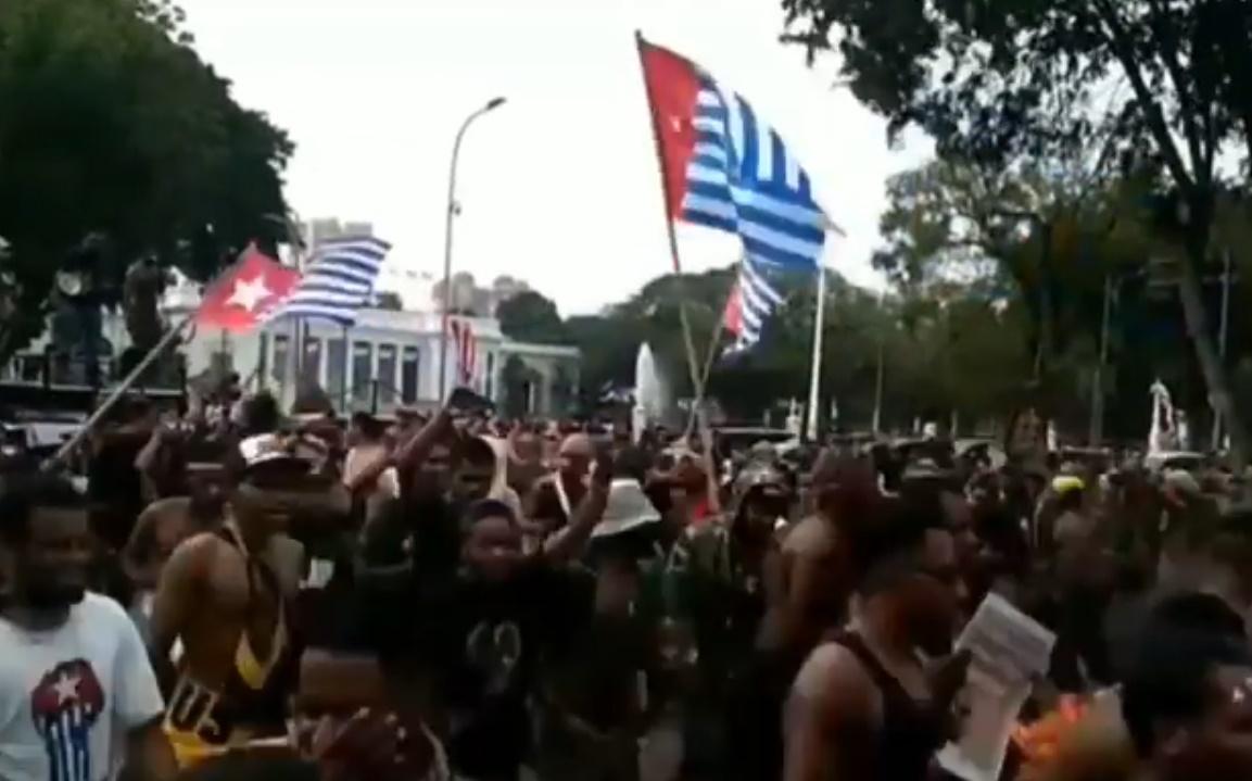 Makar karena Kibarkan Bendera Bintang Kejora, Enam Tapol Papua Divonis Bersalah  