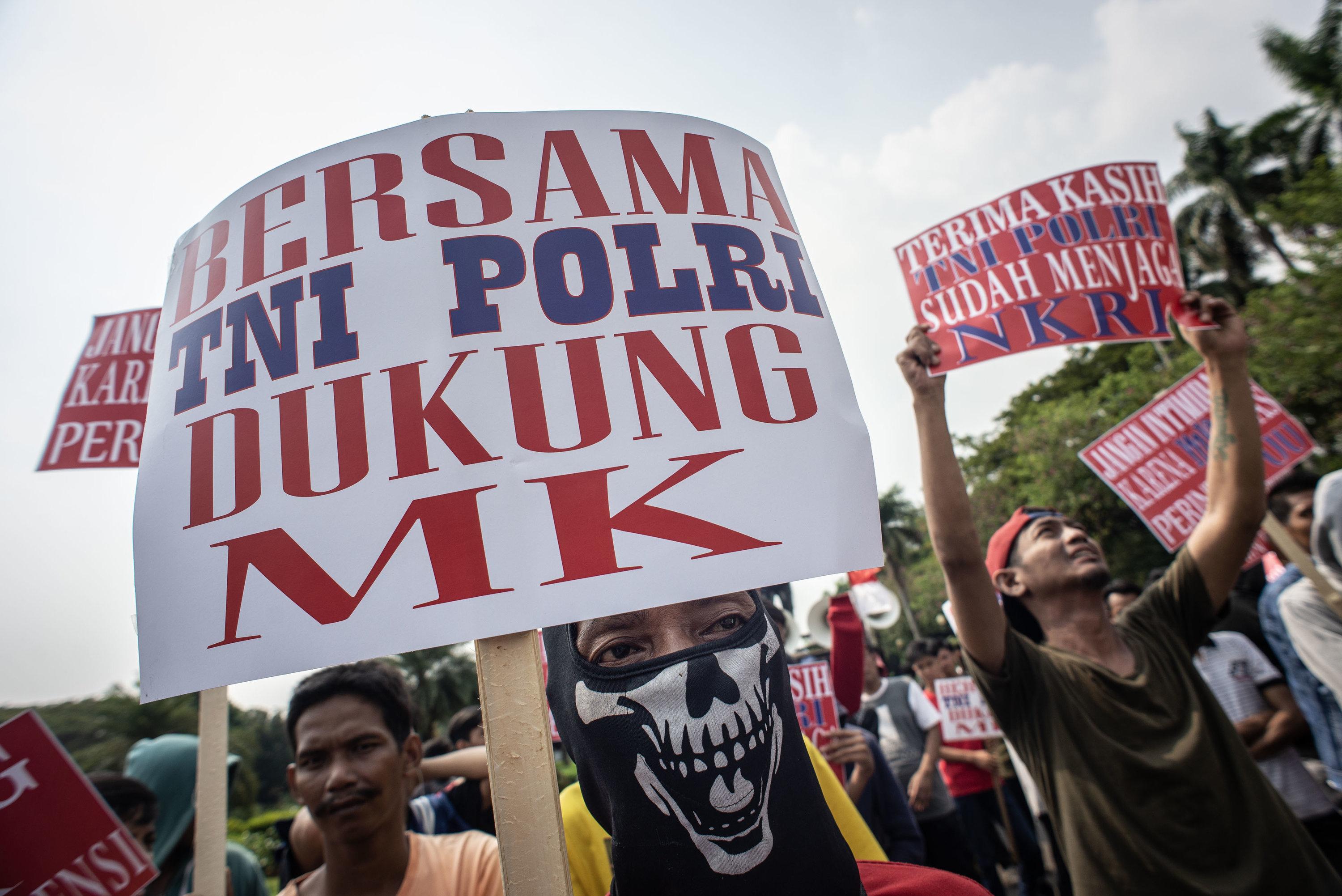 Aksi dukung TNI, Polri dan MK