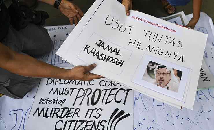Aksi solidaritas sejumlah jurnalis bagi wartawan Arab Saudi Jamal Khashoggi di depan Kedutaan Besar 