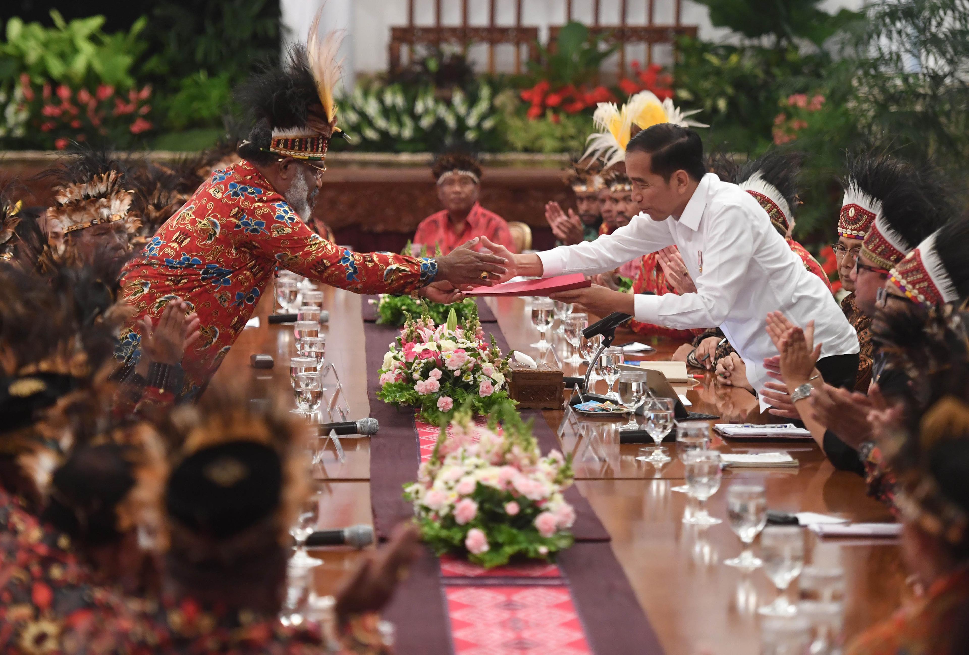 Jokowi  Bangun Istana di Papua Tahun Depan
