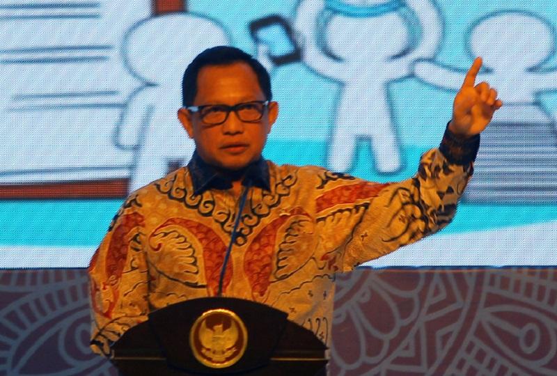 Mendagri Buka Peluang Revisi SKB 2 Menteri
