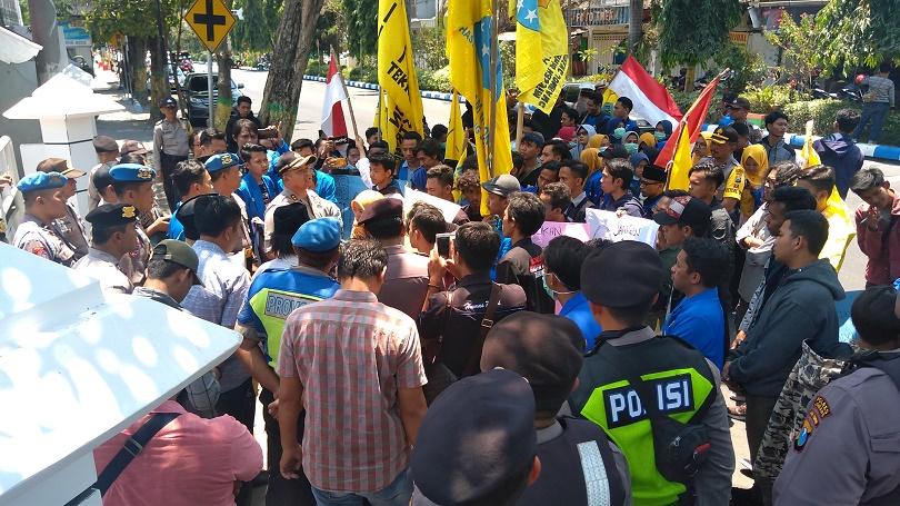 Demo Tolak Revisi UU KPK di Jombang, Polisi Tangkap Mahasiswa