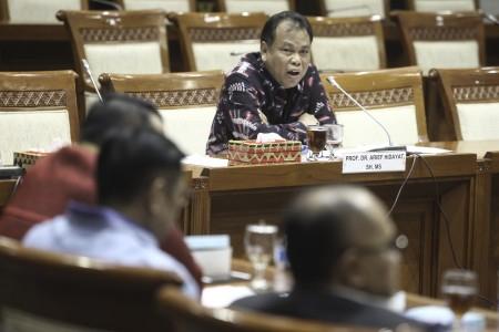 9 Fraksi Sepakat  Perpanjang Arief Hidayat Sebagai Hakim MK