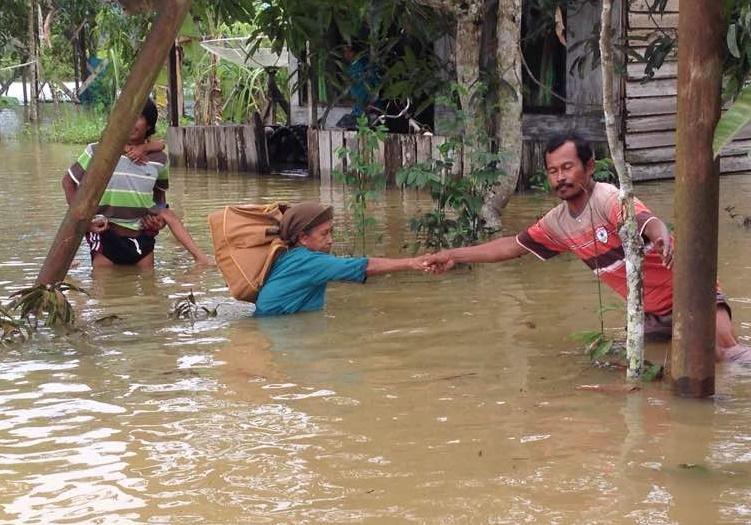Banjir di Kabupaten Kayong Utara, Ratusan Warga Mengungsi