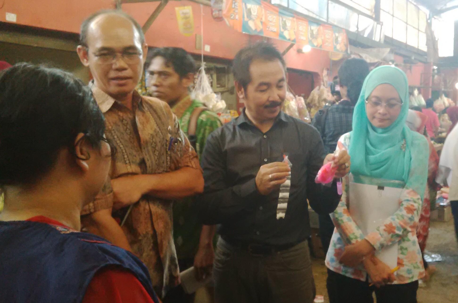 Sidak Pasar Palimanan Cirebon, BPOM Jabar Temukan Bahan Berbahaya di Makanan