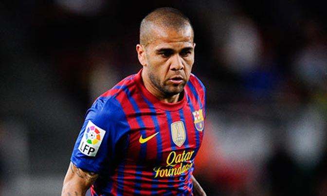 Merasa Tidak Dihormati, Alves Berniat Hengkang dari Barcelona 