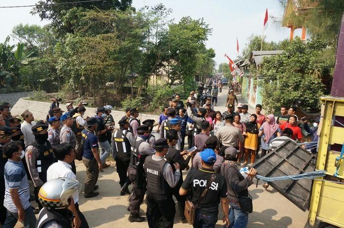 Eksekusi Lahan Tol di Jombang Ricuh, Satu Keluarga Ancam Bunuh Diri