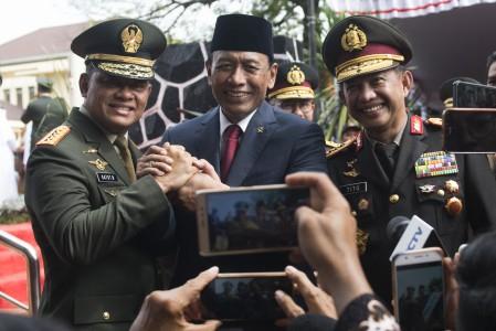 Menko Polhukam Wiranto bersama Panglima TNI Gatot Nurmantyo dan Kapolri Tito Karnavian. (Foto: jpp.g