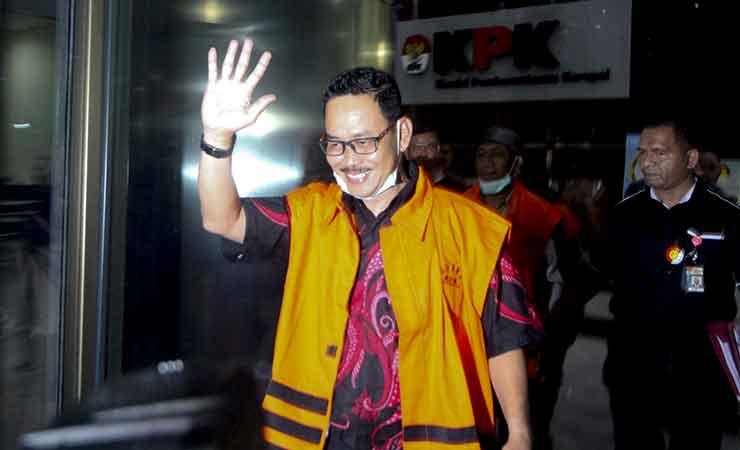 Senyum lebar Hadi Susanto tersangka suap DPRD Kota Malang