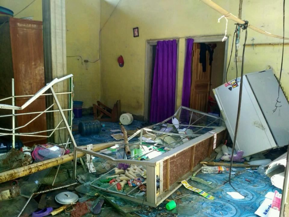 Rumah jamaah Ahmadiyah desa Greneng Lombok Timur dirusak sekelompok orang.