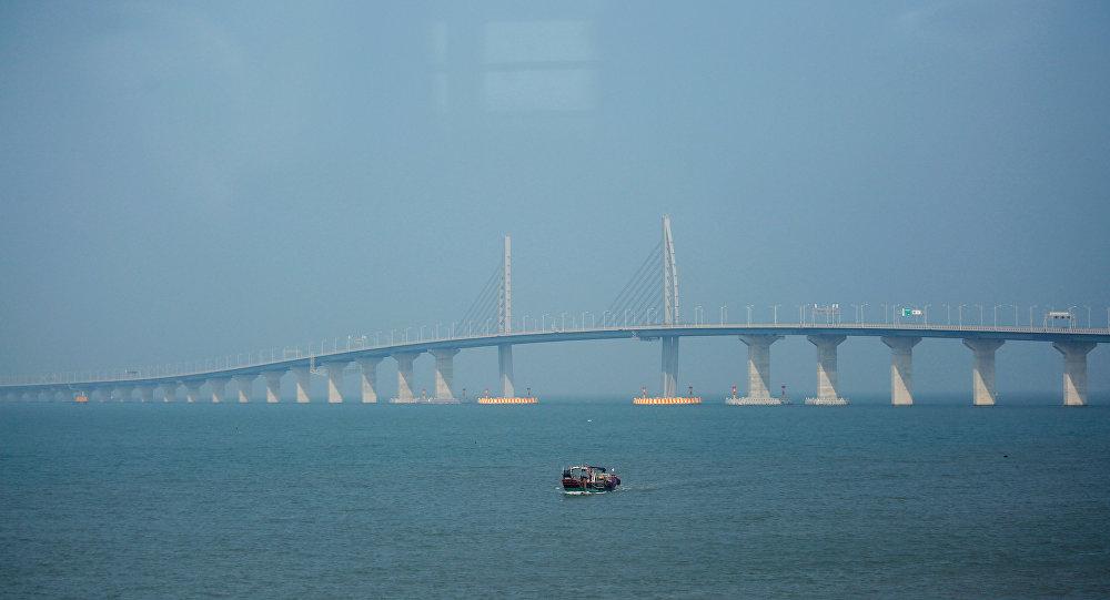 Presiden Xi Jinping Resmikan Jembatan Penyebrangan Laut Terpanjang di Dunia 