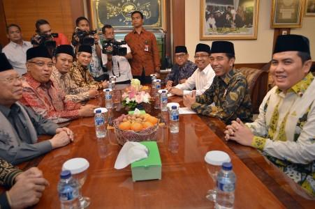 Jokowi Sambangi Ulama,  PBNU Nilai Pemerintah Lambat