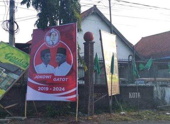 Baliho Duet Jokowi-Gatot Bertebaran di Banyuwangi