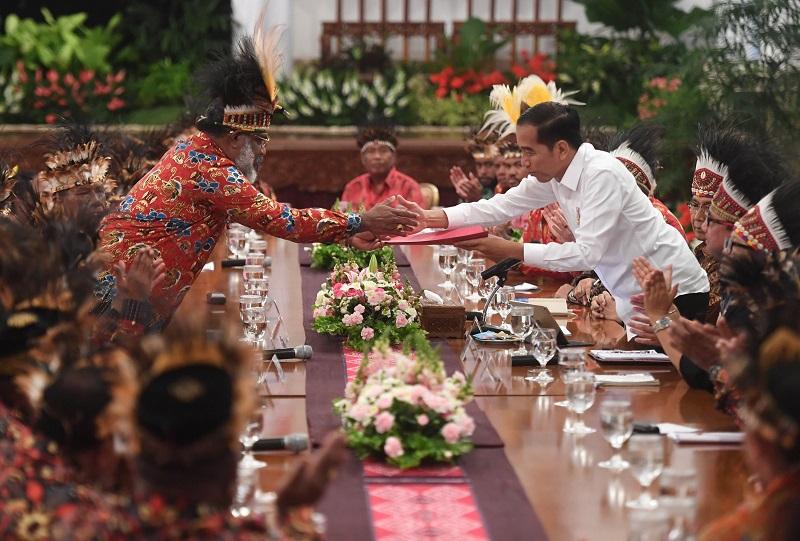 Nihil Penyelesaian, Kontras Sebut Pertemuan Jokowi-Tokoh Papua Pencitraan
