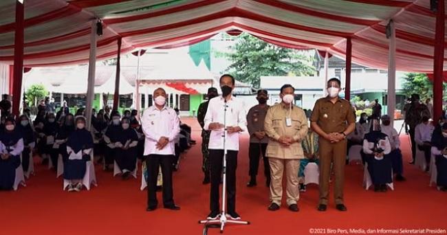 Jokowi: Vaksinasi Tahan Laju Penyebaran Covid-19