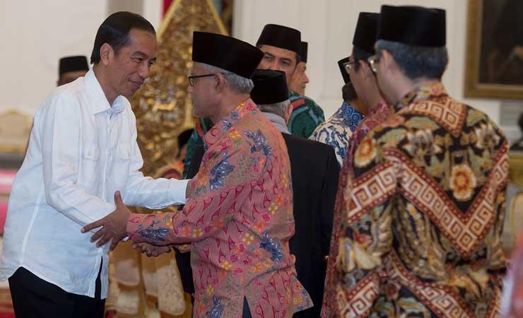 Jokowi menyambut para ulama