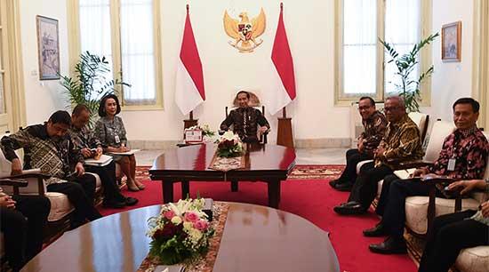 Jokowi menerima penyerahan 10 nama kandidat capim KPK dari Pansel Capim  KPK