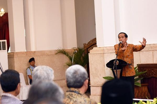 183 Triliun APBD Parkir di Bank, Jokowi Perintahkan Pemda Percepat Lelang