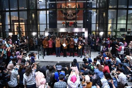 Pemimpin KPK Kembalikan Mandat, Ini Jawaban Jokowi