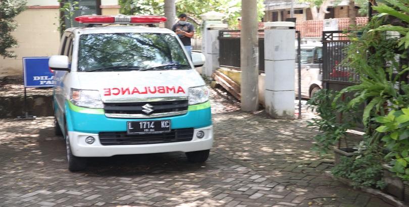 Diduga Ditolak Warga,  Ambulans Angkut Jenazah Telantar di RSUD Jombang