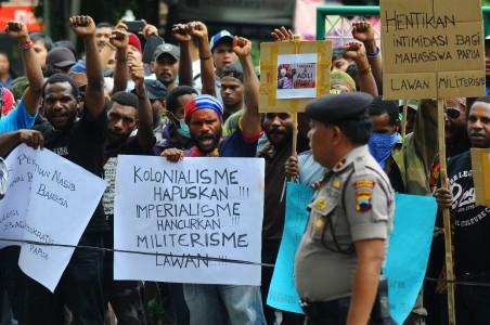 Dialog 'Melenceng' Jakarta-Papua