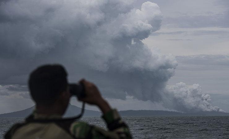 Mitigasi bencana alam erupsi anak gunung krakatau