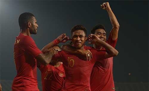 Osvaldo merayakn golnya saat Indonesia Juara AFF U22