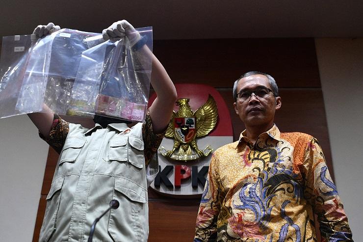 KPK Tahan 4 Tersangka Usai OTT di Pasuruan, Salah Satunya Wali Kota