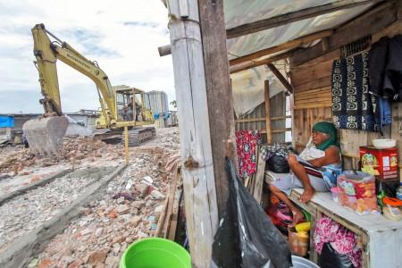 Sandiaga Perintahkan Kontraktor Percepat Pembangunan Shelter Kampung Akuarium