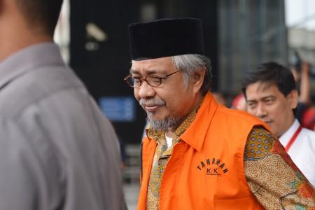 Sidang Perdana Korupsi Izin Pertambangan, Gubernur Sultra Didakwa Rugikan Negara Rp 4,3 T