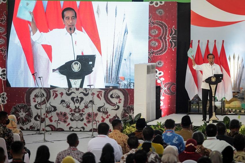 Dorong Masyarakat Bijak Gunakan Sertifikat Tanah, Jokowi: Jadikan Modal Usaha
