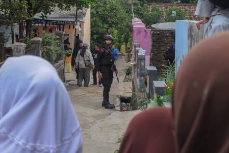Pelaku Penusuk Wiranto Persenjatai Anaknya untuk Serang Polisi