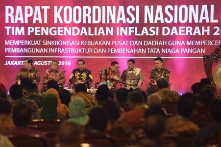 Jokowi Minta Daerah Kendalikan Inflasi