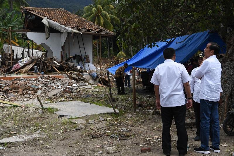 Jokowi Janjikan Relokasi dan Rumah ke Korban Tsunami Lampung