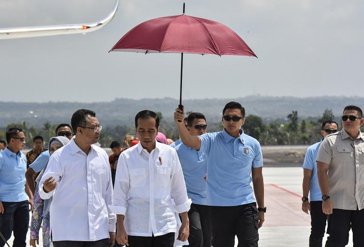 Kembali ke NTB, Jokowi Cek Langsung Pencairan Dana Bantuan Gempa